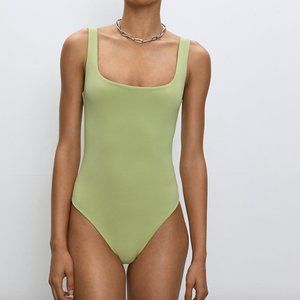 Aritzia Babaton Contour Bodysuit